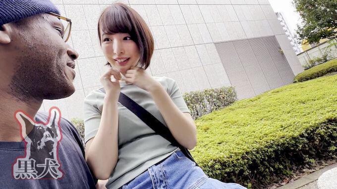黒人メガチ○ポが気になったウブな素人娘が黒人の自宅に来てしまったらデカマラにハマってしまって悶絶しまくり… サンプル画像 2