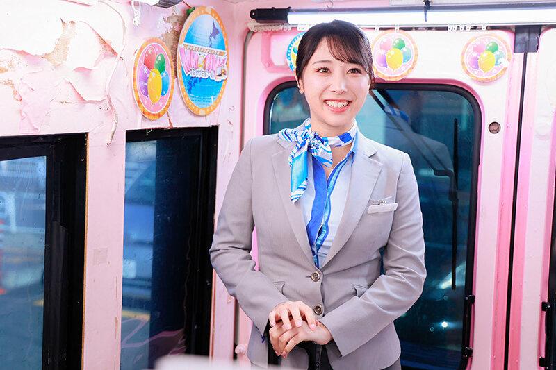 働く女AV出演ドキュメント 現役国際線キャビンアテンダント あすかさん（24歳）170cm高身長、Gカップ巨乳、デカ尻90cm、黒パンスト美脚―。マジックミラー便では口説けなかったハイスペックなCAが交渉の果てに最初で最後のAV DEBUT サンプル画像 4
