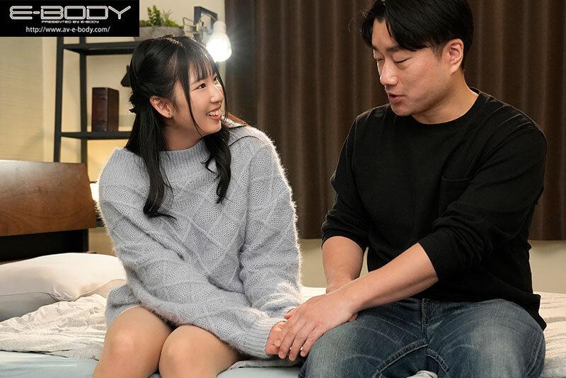 初めて出来た彼女を脱がしたら…着衣から想像できない物凄い色白美巨乳とピンク乳首 大興奮の僕は性欲尽きるまでハメまくった 岡田優愛 サンプル画像 3