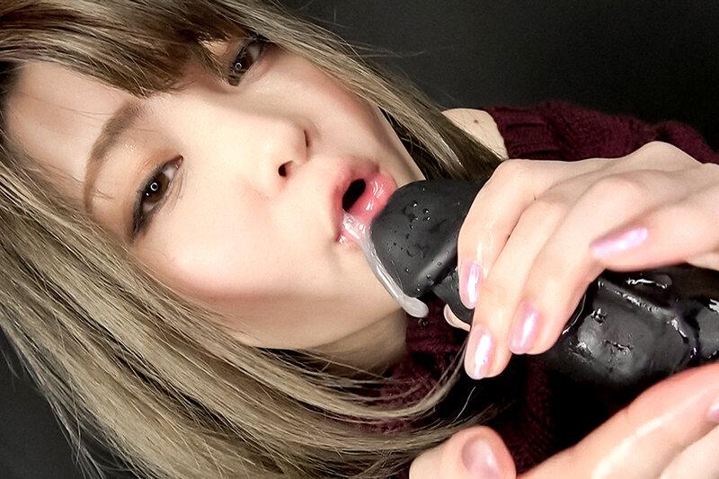 淫乱痴女のベロ唾液手コキ サンプル画像 12