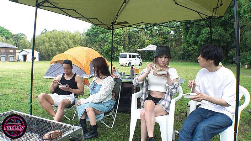 CAMP×NTR エロ舌で隣人夫をしゃぶり堕とすギャル妻 春陽モカ サンプル画像 1