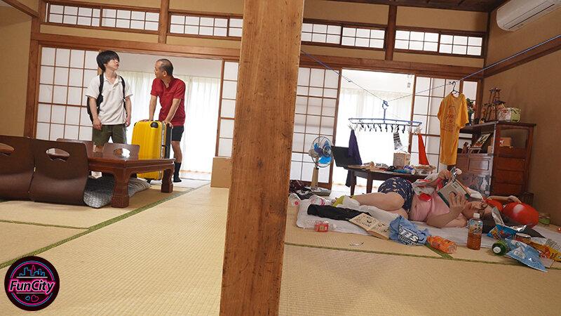 合算10発抜き！！親の再婚でできた義姉は喪女 だらしないのにエロすぎた無防備巨乳な姉に杭打ち中出しされた僕…ちなみん サンプル画像 2
