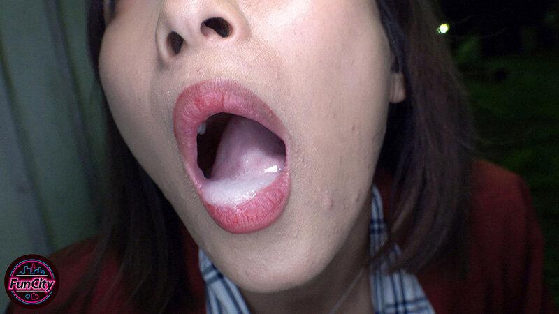筆おろし温泉ソープ 親父が再婚して― Hカップ巨乳の義母さんができた。家族旅行で僕が童貞だとわかると淫乱な義母さんに狙われて…逢見リカ サンプル画像 11