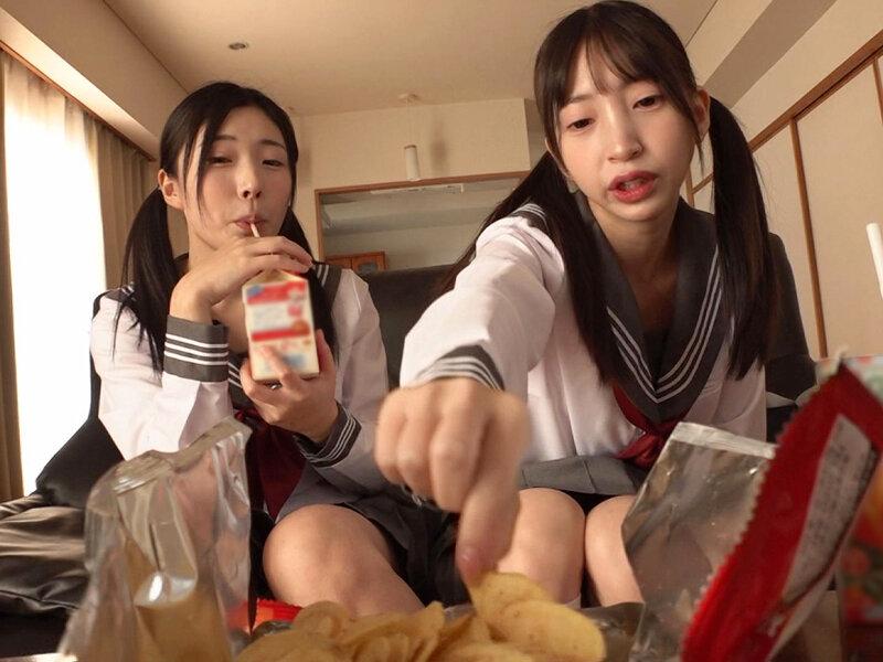 妹が友達を連れてウチに泊まりにきた！両親が居ない間によだれ飲まされ続け、モノの見事にM堕ちメスイキまでさせられてしまった 皆月ひかる/冬愛ことね サンプル画像 2