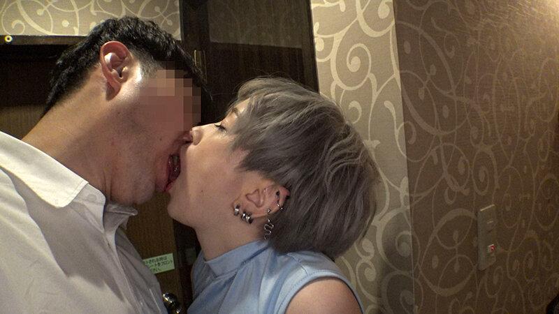 自動車合宿免許で知り合った…ひと月余り禁欲した人妻の他人棒ハンドリング 暴走SEXドキュメンッ サンプル画像 15