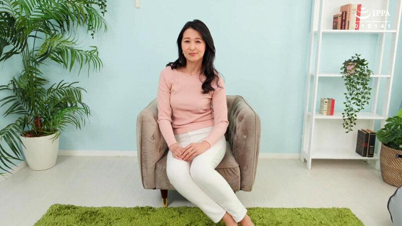 素人！！美顔熟女が初めてカメラの前で脱いだフルヌードアルバム 15人4時間 サンプル画像 16