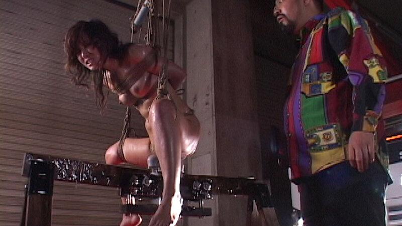 これが史上最強！狂乱の放置地獄 女体昇天三角木馬 衝撃の激ヤバ映像集 ULTRA ORGASM BEST サンプル画像 3
