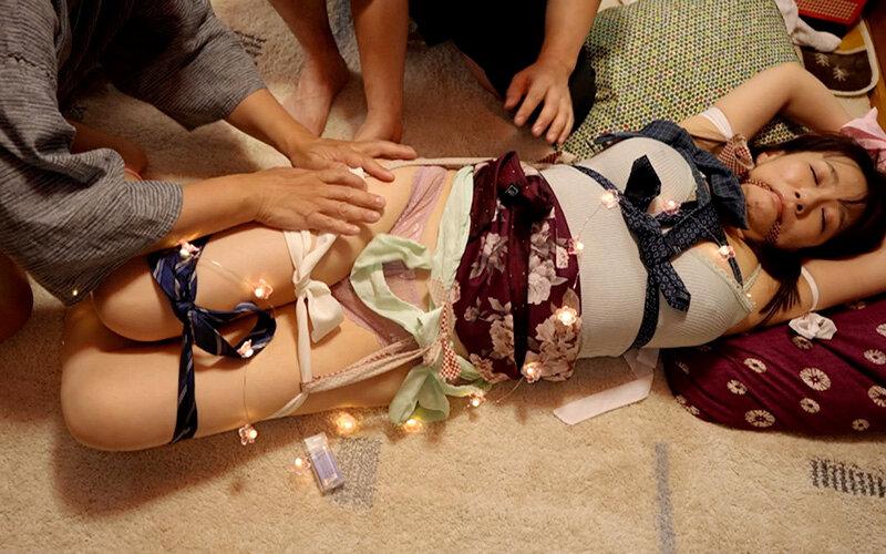 素人の縛り生中出し 【豊満熟女妻編】 お隣に住んでる奥さんがAVに出てたのでさらってイタズラしてみた よしい美希 サンプル画像 2