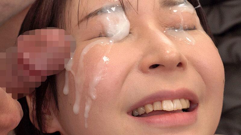 大量ぶっかけ志願 白く汚されたい変態素人妻 ゆかさん サンプル画像 6