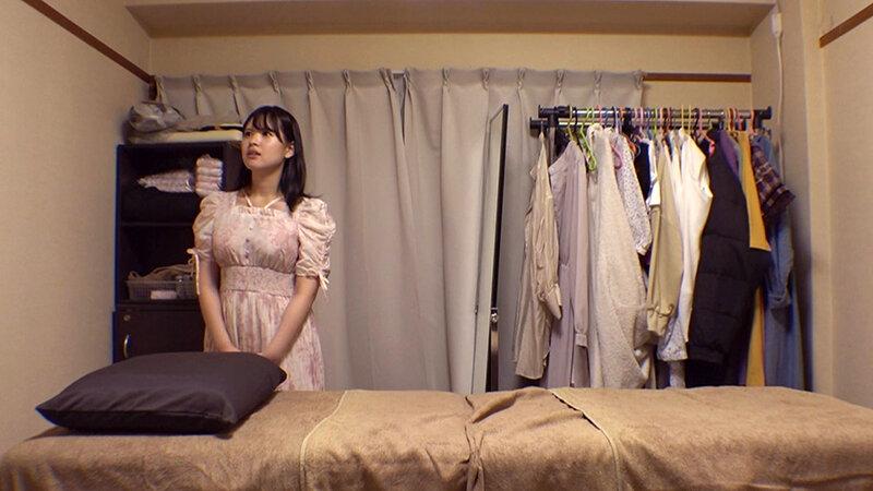 媚薬オイルマッサージ 痴●盗撮＆中出し素人娘VOL.62 超強力媚薬を配合したマッサージオイルを施術中に知らずに塗りこまれたオンナは、身体の火照りに驚き、チ〇ポを欲しがる自分に戸惑い、垂れ出したマン汁に恥ずかしがりながらも生ハメ中出しまで欲してしまう！ サンプル画像 18