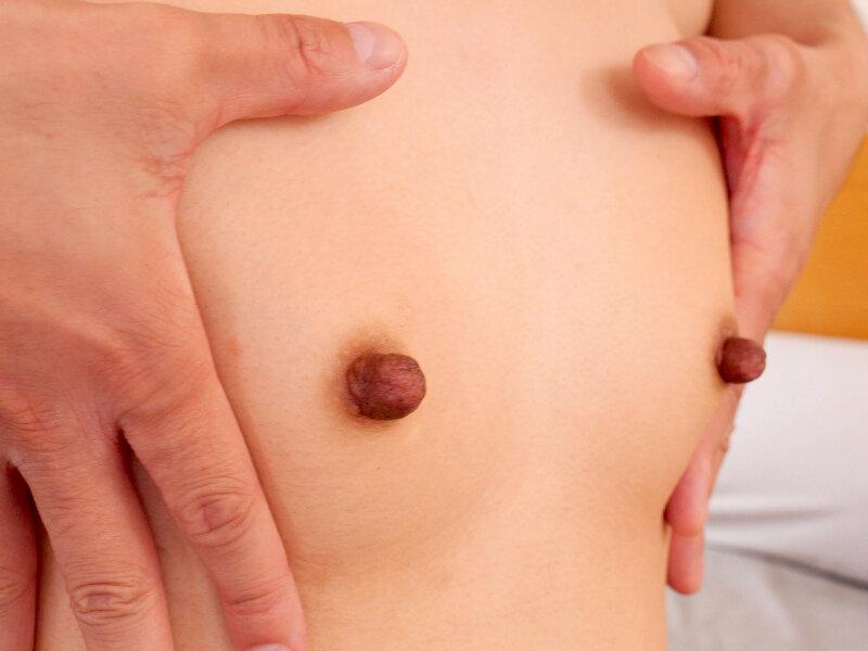 乳首びんびん！元祖貧乳ちっぱい母40人8時間 サンプル画像 4