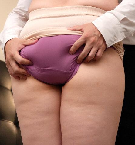 脂肪爆発！！でぶ尻セルライト！！～波打ちバウンド中出しSEX～38人8時間 サンプル画像 2