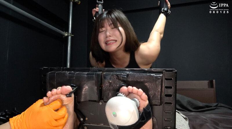 「4度目の足枷くすぐりは最初から大笑い！ 弱点の膝や暗示も入れて過去最高のリアクション！」わかしラボ WAKA-066 有加里ののか 5 サンプル画像 4