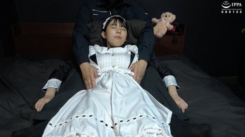 「メイドもなかちゃんを暗示くすぐり！ くまちゃんに感覚移って人形くすぐるだけでぐらイキ！」わかしラボ WAKA-067 千石もなか 2 サンプル画像 3
