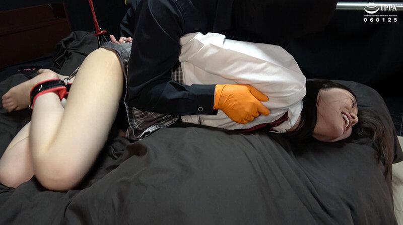 「制服少女を海老反り拘束！ 新たな弱点発見で笑い転げる真冬ちゃん！」わかしラボ WAKA-068 雪奈真冬 2 サンプル画像 11