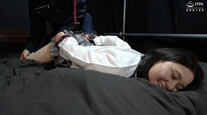 「制服少女を海老反り拘束！ 新たな弱点発見で笑い転げる真冬ちゃん！」わかしラボ WAKA-068 雪奈真冬 2 サンプル画像 5