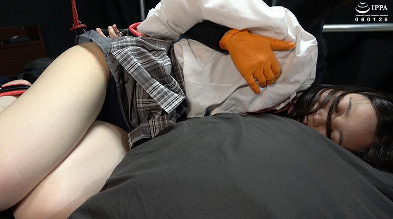 「制服少女を海老反り拘束！ 新たな弱点発見で笑い転げる真冬ちゃん！」わかしラボ WAKA-068 雪奈真冬 2 サンプル画像 8