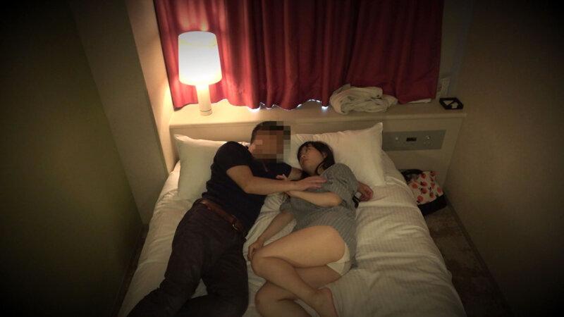 フィッティングルームでの一部始終。狙われた巨乳 サンプル画像 2