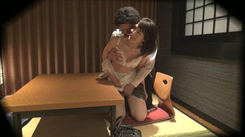 担任教師とお母さん 内申点は問題ないんじゃないかな… サンプル画像 2
