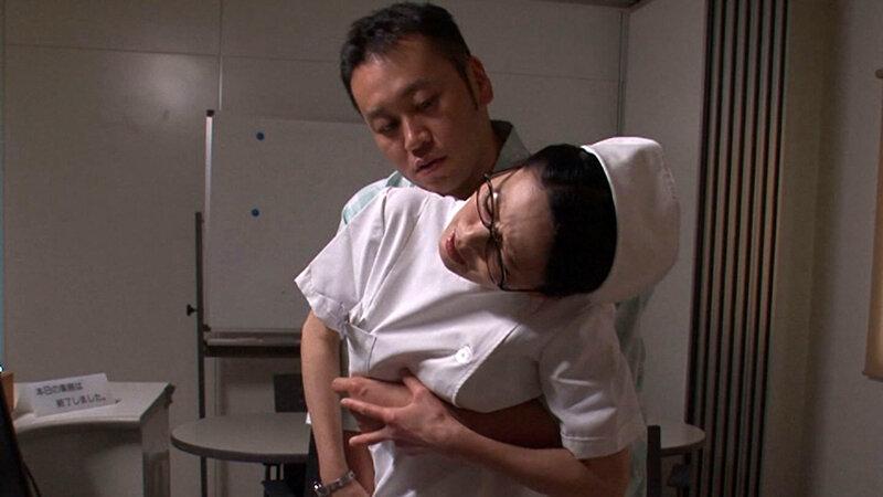 オッパイ大好き山田さん 私の胸も見てたんでしょ サンプル画像 8