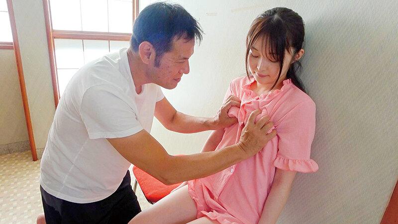 色白で大人しい姪っ子たちとイタズラ温泉旅行 サンプル画像 13