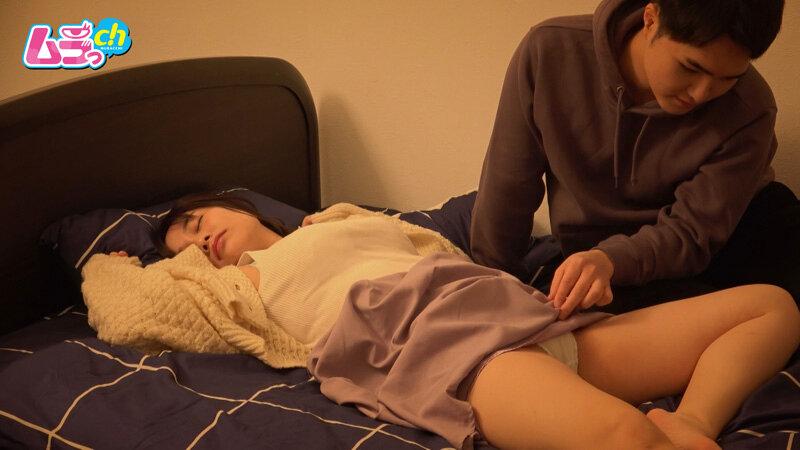 ニンゲン観察 彼氏以外のチ〇ポで人生初のキメセク生ハメ中出し！サークル飲みでつぶされひとり先輩宅に取り残され餌食になった無垢すぎた巨乳女子大生 サンプル画像 4