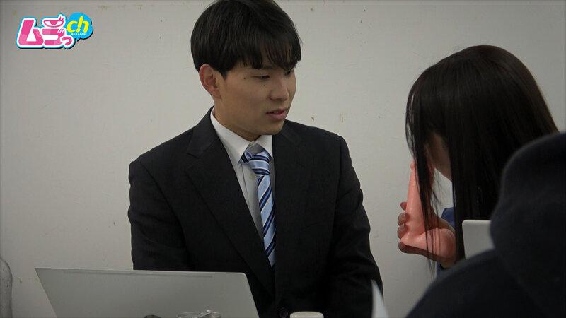 SOD男子社員 制作部 ムラっch AD 寺山隼人君 ビンビン勃起マラ×大量発射 監督になるなら演者さんの気持ちもわからないといけないのでチ〇ポを出して自らの企画を検証してもらいました。 サンプル画像 6
