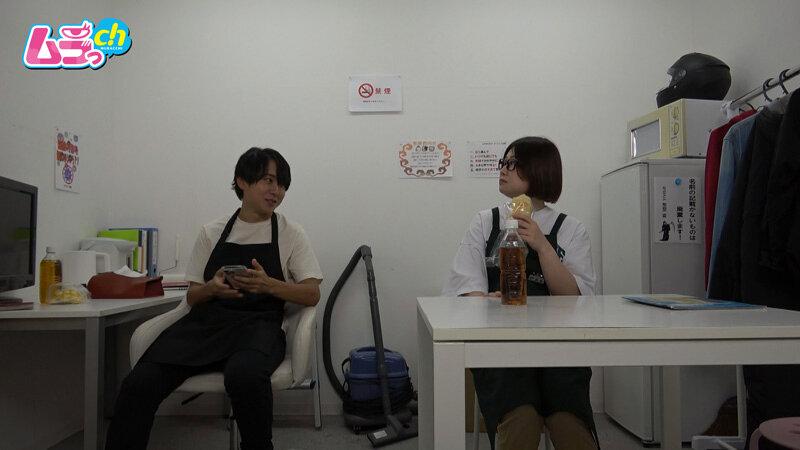 ニンゲン観察 バイト先のイケメンに裏垢バレ！恥ずかし～い露出写真をネタに強請られ、チ〇ポ食いしめる淫乱ドシャ濡れドアップマ〇コを撮影された性処理ペット奥さん サンプル画像 3