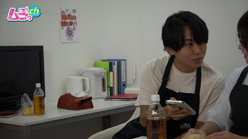ニンゲン観察 バイト先のイケメンに裏垢バレ！恥ずかし～い露出写真をネタに強請られ、チ〇ポ食いしめる淫乱ドシャ濡れドアップマ〇コを撮影された性処理ペット奥さん サンプル画像 5