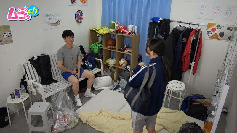 ●校生REC 真っすぐな童貞男子に頼まれたら断れない！盛りのついた男子部員に押しに弱すぎる爆乳マネージャーがエッチな特別練習で秘密の筆おろし サンプル画像 2