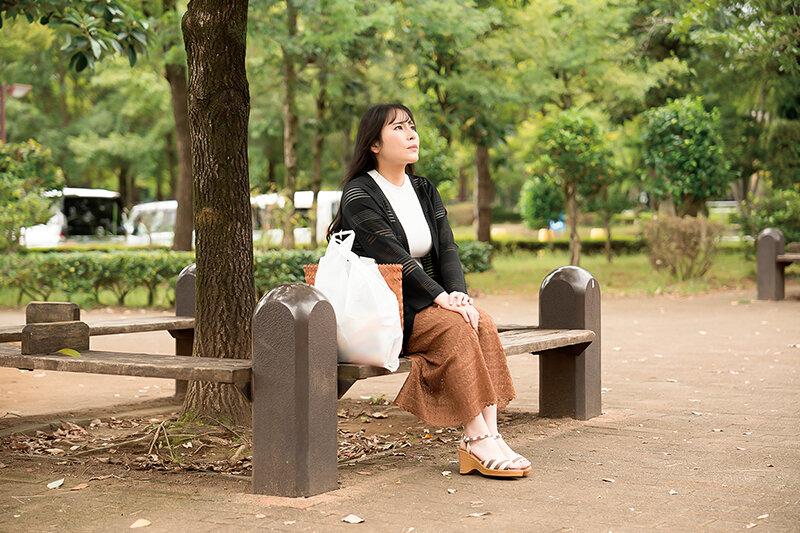 先生私を味わって…旦那に料理が下手だと叱咤され通った料理教室で、先生の甘い誘惑に料理の味よりもセックスの味を覚えてしまった人妻 岩沢香代 サンプル画像 2