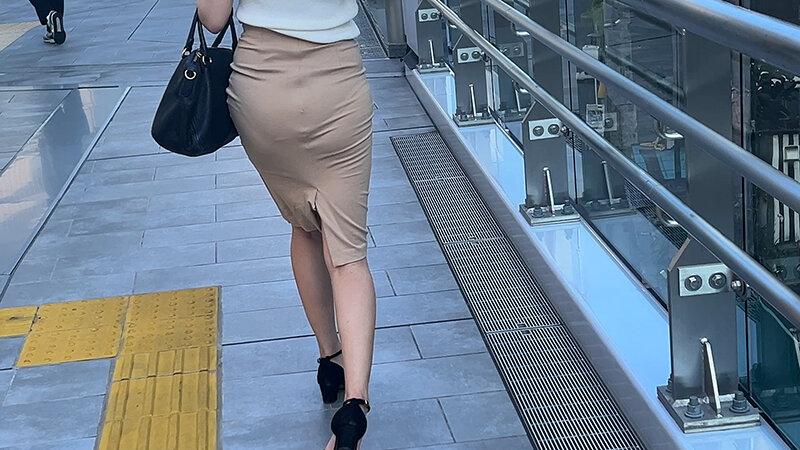 街角で声をかけてくすぐりさせてもらう エッチで金欠な女の子 ゆりなちゃん サンプル画像 2