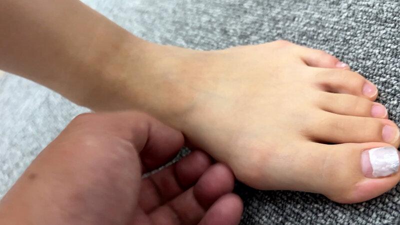 街角で声をかけてくすぐりさせてもらう ファミレスウェイター ありすちゃん サンプル画像 18