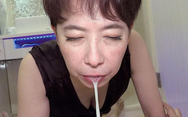 スナックママの美の秘訣 六十路の精子ハンター 川原みづほ サンプル画像 15