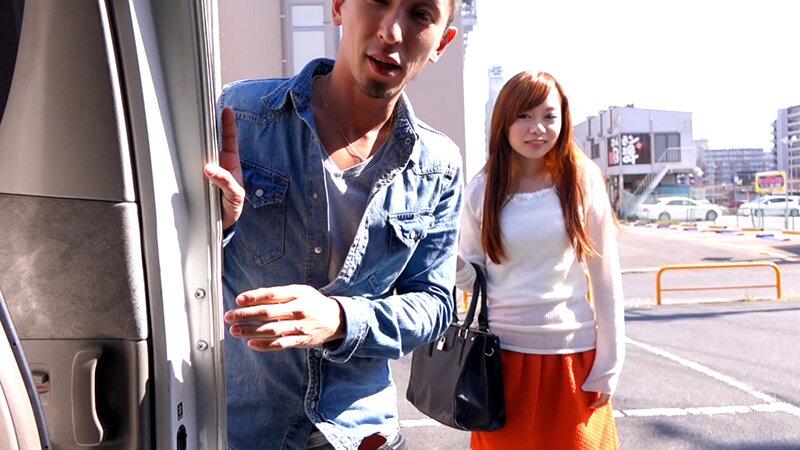 ナンパしたスタイル抜群美人人妻さんにAV出てみませんか！？欲求不満解消とギャラ嵌めSEXに溺れる不貞妻！ サンプル画像 2