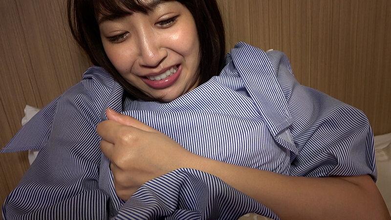 仕事帰りの人妻OLさんをナンパしてホテルで嵌め撮りSEX！1年半セックスレスの性欲爆発！ずっとSEXしたかった…強烈な快感に翻弄され喘ぐ見事なイキッぷり！ サンプル画像 7