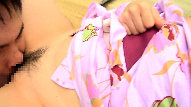 色っぽい熟女が目の前で放尿！？変態じゃなくても抑えられない気持ちが爆発！若い一途な思いに快楽堕ちの禁断の欲情交尾！ サンプル画像 8