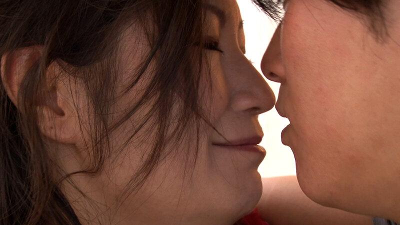 週3で妄想オナニーに明け暮れる欲求不満の淋しい巨乳熟女がAVで念願叶って快楽に溺れる濃厚SEX サンプル画像 3