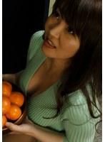 見た目は清楚な雰囲気のお隣の奥さん。カラダはムチムチのミニスカ巨乳の痴女奥さんにザーメンを搾り取られた変態痴女SEX！