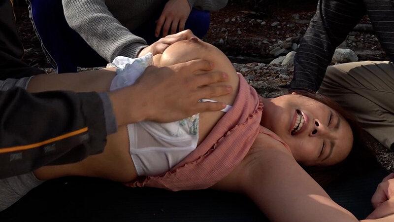 ソロキャンパーの巨乳美熟女！管理人たちの罠に股間を濡らす絶望の快楽SEX！ サンプル画像 3