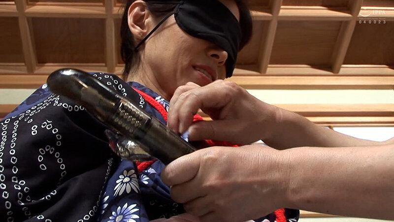 結婚24年を迎えた熟年夫婦がふたりの愛の記録にカメラの前で変態性交！互いのカラダを知り尽くした夫婦が何度も絶頂を味わう濃厚SEX！ サンプル画像 3