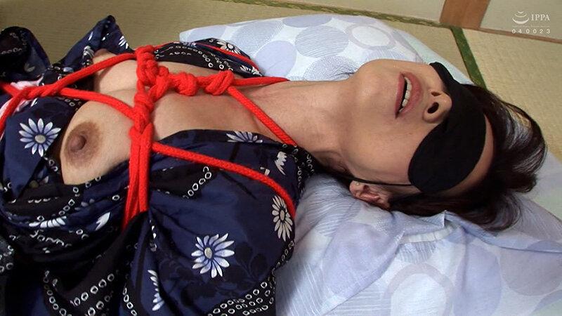 結婚24年を迎えた熟年夫婦がふたりの愛の記録にカメラの前で変態性交！互いのカラダを知り尽くした夫婦が何度も絶頂を味わう濃厚SEX！ サンプル画像 9