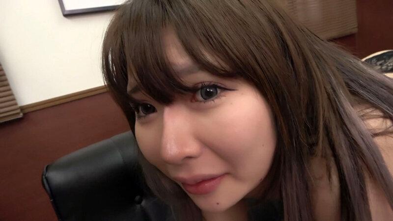 シルバーアッシュの髪色にグレーのカラコン！今時の可愛い娘が気軽に女優面接に来たから大人の対応を教えちゃう！アソコを広げてバイブを突っ込み更には肉棒入れてスッキリ中出し！ サンプル画像 14