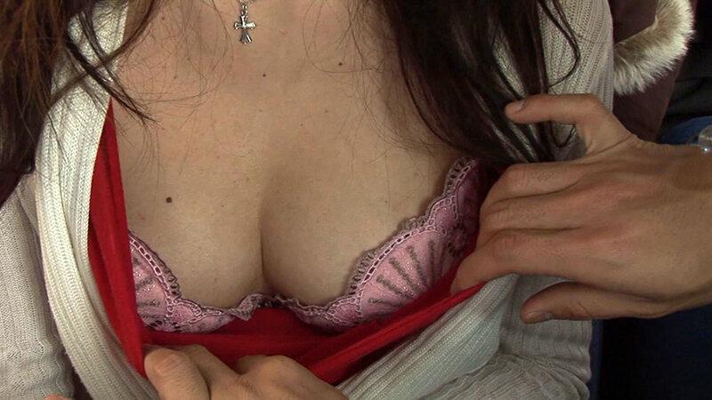 結婚3年目のおしゃれな装いのハーフ系奥様！ガードが緩いかと思いきや意外や意外、下のお口はNGに！？かと思ったら上のお口はOKだったので思い切りしゃぶってもらい口内射精！ サンプル画像 7