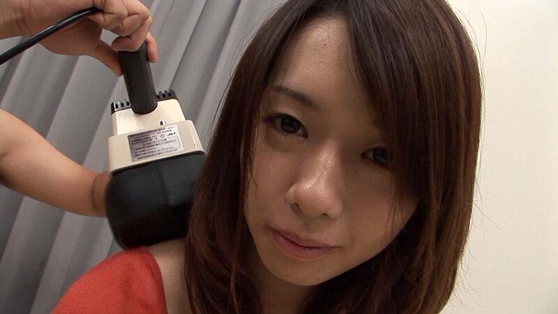 可愛らしい見た目とは裏腹に脱いだら凄い美人奥様！覚悟は出来てるって言うんで勝手に中出し！ サンプル画像 3