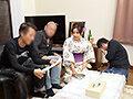 借金のカタにセックス強要されたスレンダー妻 サンプル画像 2