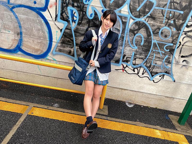 女子○生図鑑「クラスメイト紹介してください！」で紡ぐ制服の輪新・青い制服編Mちゃん出逢った瞬間に通じ合う相性抜群のち○ぽとま〇こ！イキまくりのお祭り4PSEX！！ サンプル画像 3
