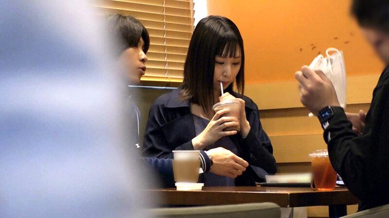 F乳えちえち人妻美女の突撃 逆 取材！！】【性欲×知性のミックスえちょなヤリマン人妻】【取材と称して他人棒観察！！不貞SEX！！】Fパイ美人妻はなんと官能小説家の…ヤリマン参上！！新妻なのに欲求不満！！取材の意味も込めて！？他人棒を味見＆味見で浮気… 島崎星羅 サンプル画像 2