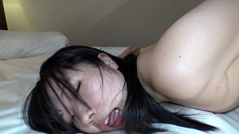 美女子弄び個撮ハメ撮り～オヤジに完全服従セックス！！ みすずちゃん 女子大生 音羽美鈴 サンプル画像 16