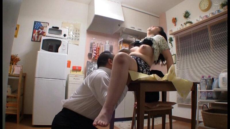 家の扉を開け、僕の目に映ったのは母親の痴態でした… サンプル画像 18